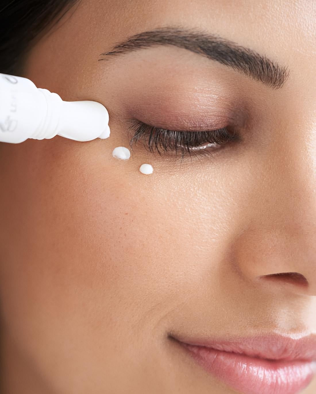 NIVEA CELLular LUMINOUS630 Oogcontourcrème - Oogcrème Donkere Kringen en Wallen en Anti rimpel - Alle huidtypen - Met hyaluronzuur en cafeïne - Eye Cream - 15 ml